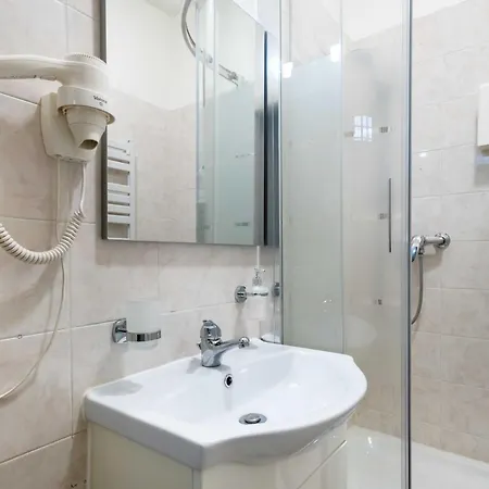 Guesthost - O&v Centro Apartment Modena